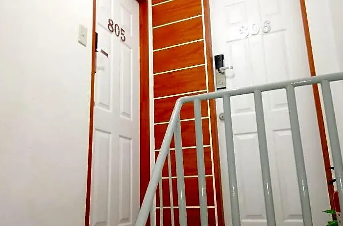 8hostel